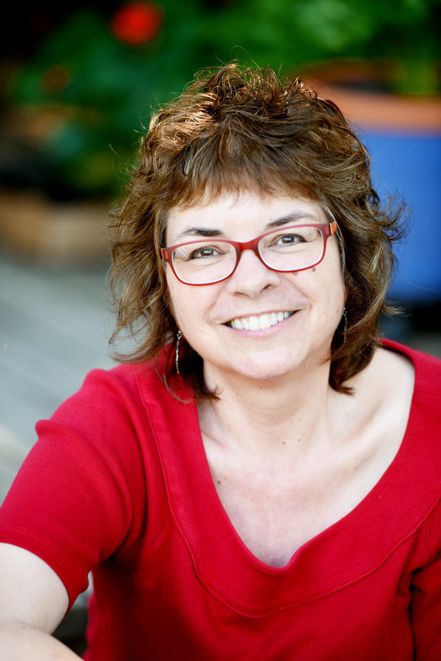 Leslie  Budewitz