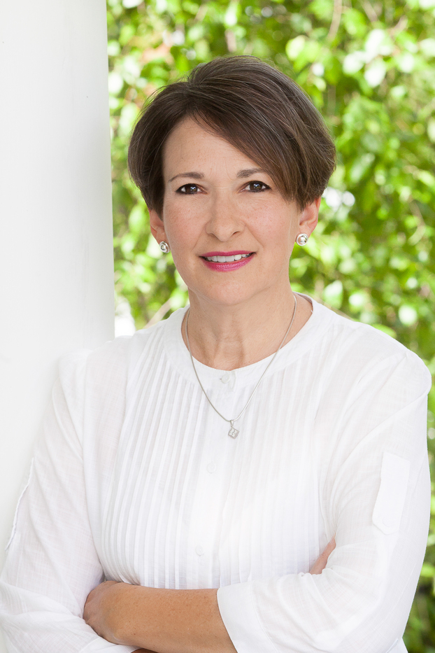 Donna  Everhart